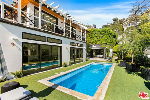 1640 N Kings Road, Los Angeles, CA 90069