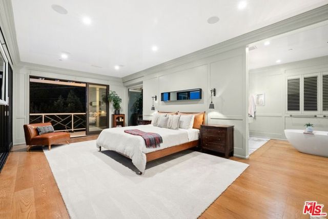1640 N Kings Road, Los Angeles, CA 90069