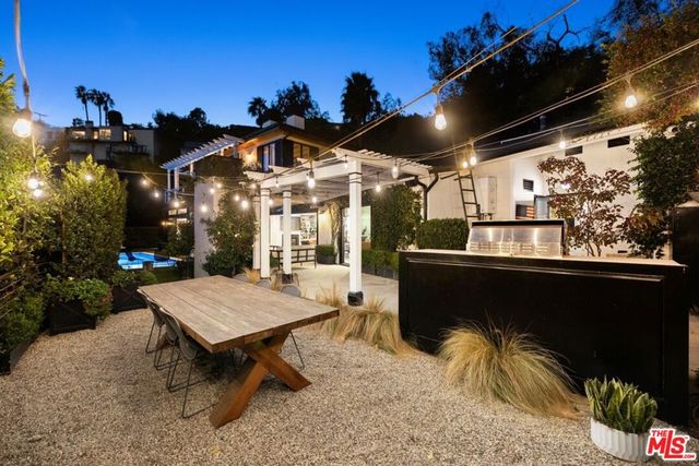 1640 N Kings Road, Los Angeles, CA 90069