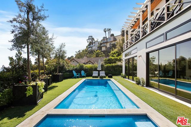 1640 N Kings Road, Los Angeles, CA 90069