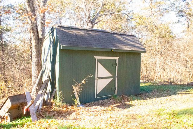 1461 Welch Road, Reeds Spring, MO 65737