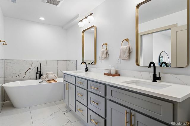 6085 S Sycamore Street, Littleton, CO 80120