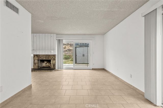 29147 Lotusgarden, Canyon Country, CA 91387