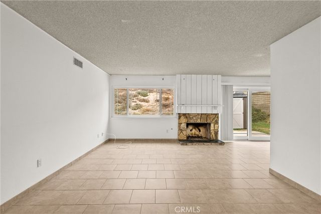 29147 Lotusgarden, Canyon Country, CA 91387