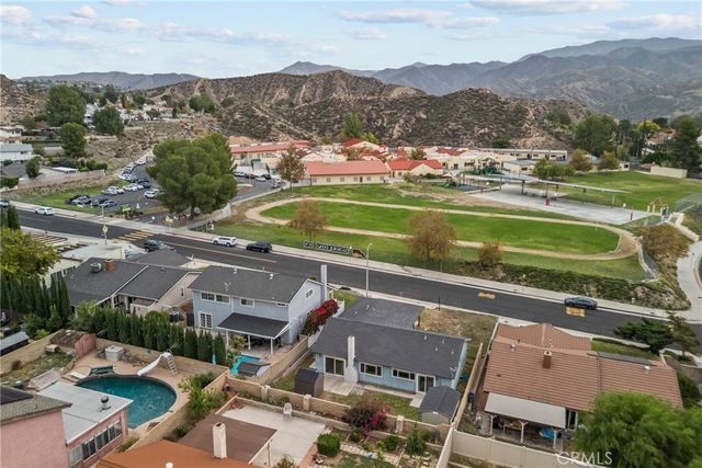 29147 Lotusgarden, Canyon Country, CA 91387