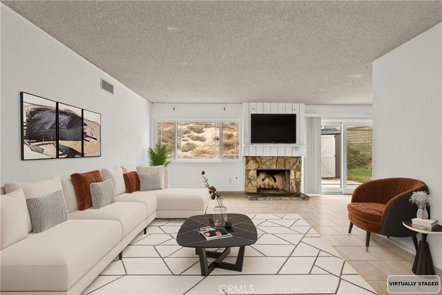 29147 Lotusgarden, Canyon Country, CA 91387