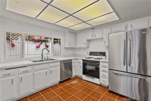 29147 Lotusgarden, Canyon Country, CA 91387