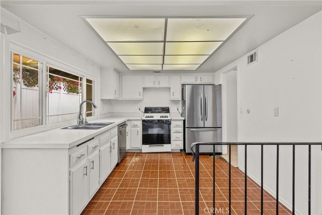 29147 Lotusgarden, Canyon Country, CA 91387