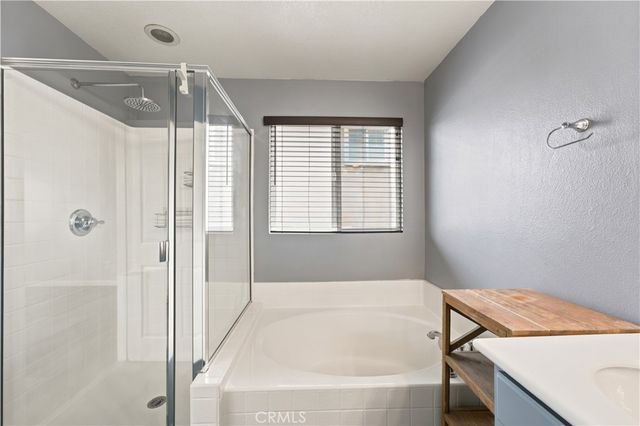 13471 Sunny Palms Ln, Sylmar, CA 91342