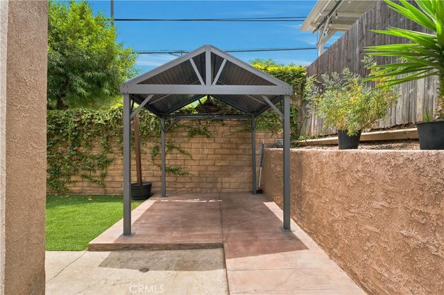 13471 Sunny Palms Ln, Sylmar, CA 91342