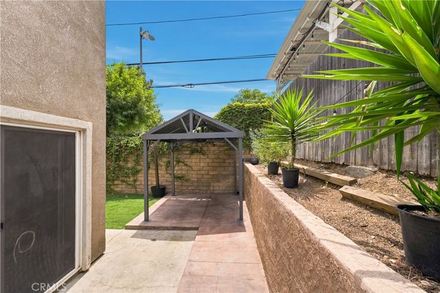 13471 Sunny Palms Ln, Sylmar, CA 91342