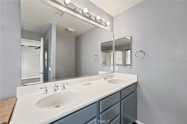 13471 Sunny Palms Ln, Sylmar, CA 91342