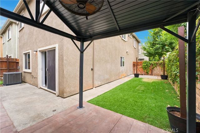 13471 Sunny Palms Ln, Sylmar, CA 91342