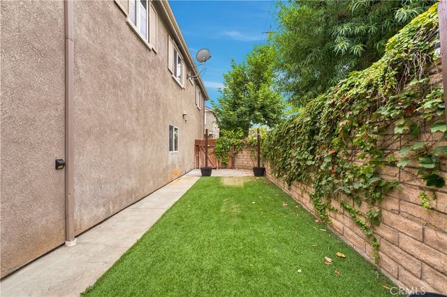 13471 Sunny Palms Ln, Sylmar, CA 91342