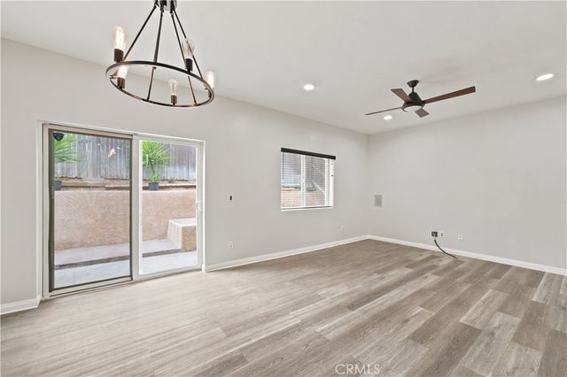 13471 Sunny Palms Ln, Sylmar, CA 91342