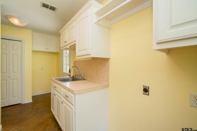 3460 Hawk Rd., Diana, TX 75640