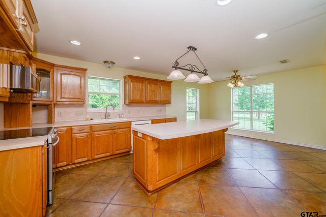 3460 Hawk Rd., Diana, TX 75640