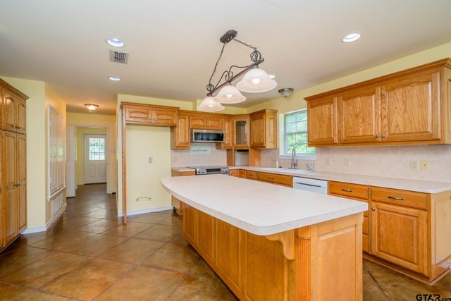 3460 Hawk Rd., Diana, TX 75640