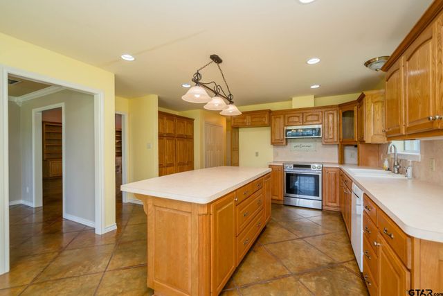 3460 Hawk Rd., Diana, TX 75640