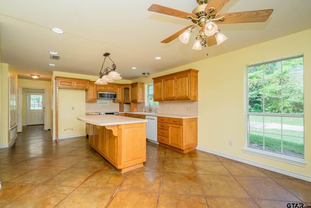 3460 Hawk Rd., Diana, TX 75640
