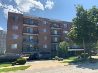 205 W Miner Street 106, Arlington Heights, IL 60005
