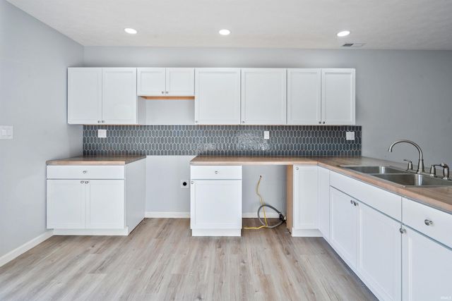 2410 N Apperson Way, Kokomo, IN 46901