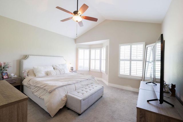 5 Champions LN, Lakeway, TX 78734