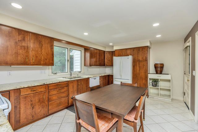 147 Kearney Street, Manchester, NH 03104