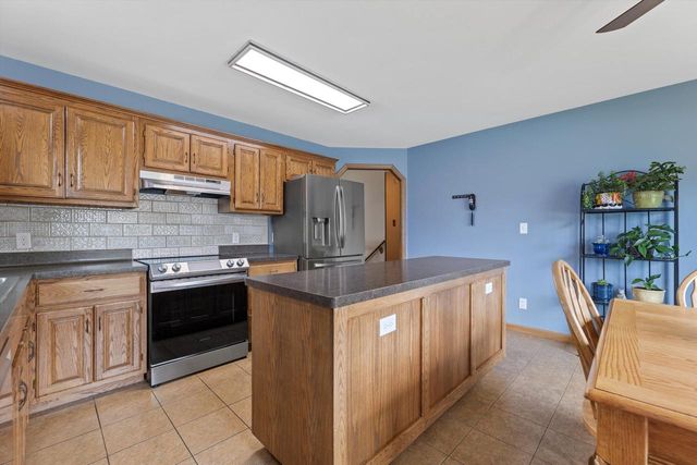 N60W23922 Butternut LANE, Sussex, WI 53089