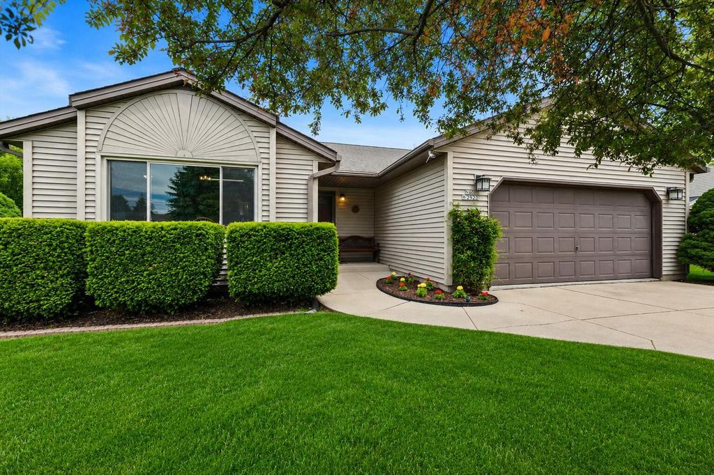 N60W23922 Butternut LANE, Sussex, WI 53089