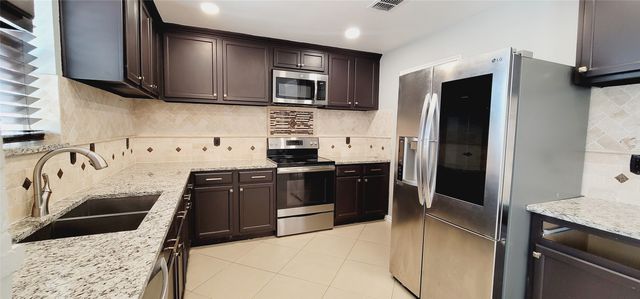 861 Cats Eye Drive, Fort Worth, TX 76179