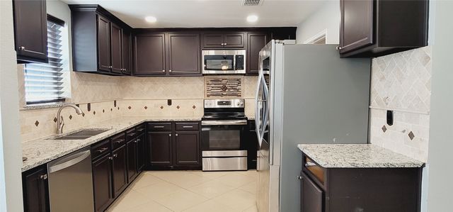 861 Cats Eye Drive, Fort Worth, TX 76179