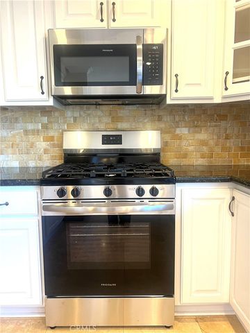 5052 Hampton Court, Westminster, CA 92683