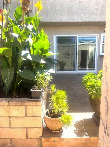 5052 Hampton Court, Westminster, CA 92683