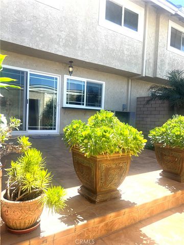 5052 Hampton Court, Westminster, CA 92683