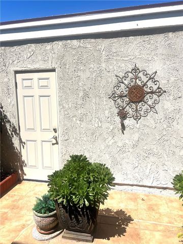 5052 Hampton Court, Westminster, CA 92683