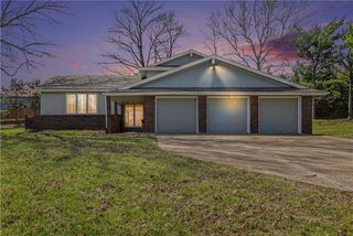 909 Tam O'Shanter Street, Kansas City, MO 64145