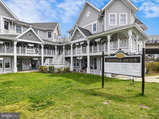12123 SALEMTOWN DR, Woodbridge, VA 22192