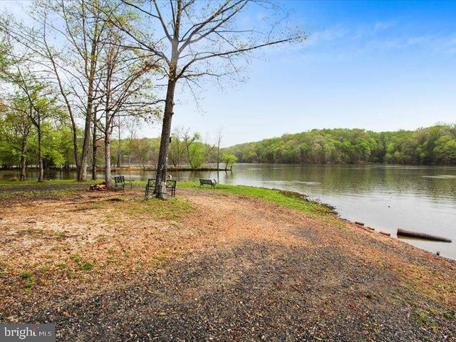 12123 SALEMTOWN DR, Woodbridge, VA 22192