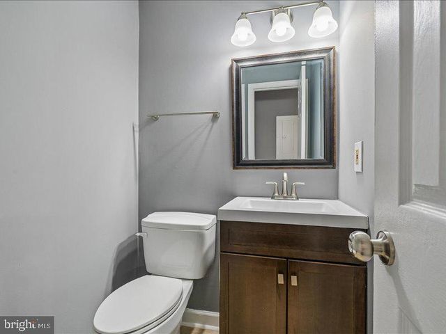 12123 SALEMTOWN DR, Woodbridge, VA 22192