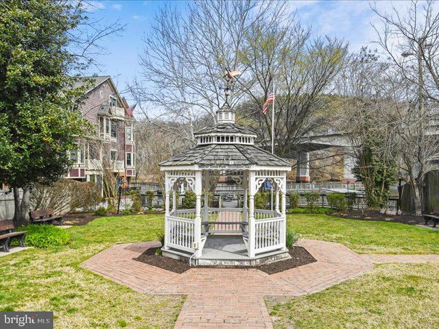 12123 SALEMTOWN DR, Woodbridge, VA 22192