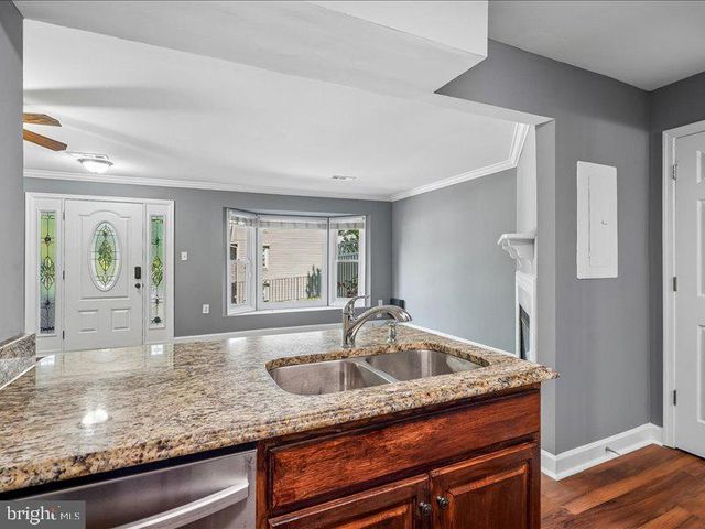 12123 SALEMTOWN DR, Woodbridge, VA 22192