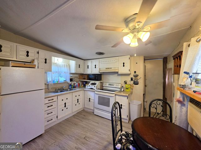 21 Dundee Lake Circle, Griffin, GA 30223