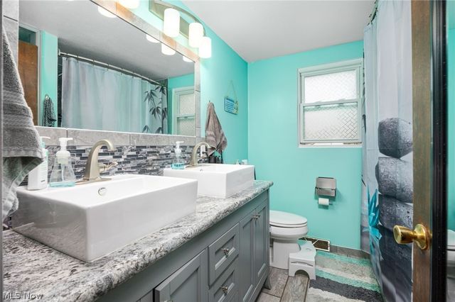 6641 Hillfield Street NW, North Canton, OH 44720