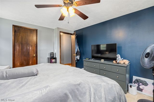 6641 Hillfield Street NW, North Canton, OH 44720
