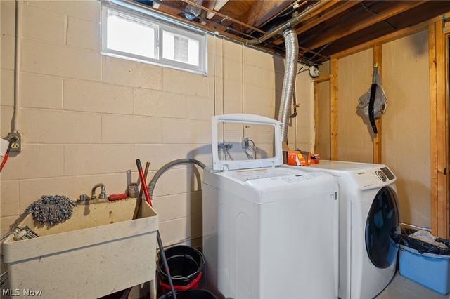 6641 Hillfield Street NW, North Canton, OH 44720