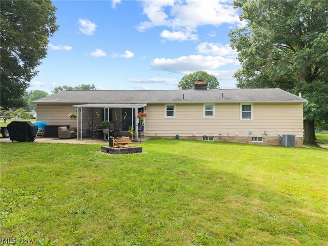 6641 Hillfield Street NW, North Canton, OH 44720