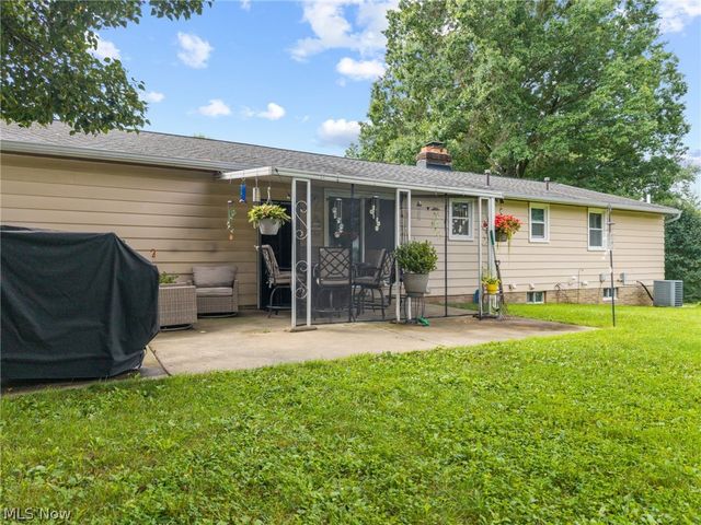 6641 Hillfield Street NW, North Canton, OH 44720