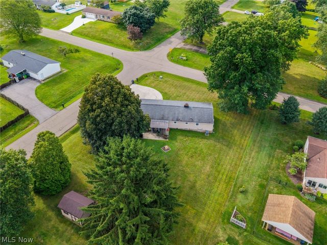 6641 Hillfield Street NW, North Canton, OH 44720