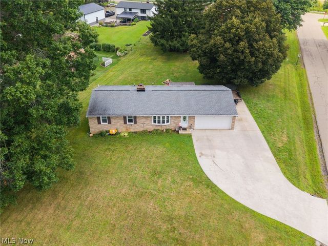 6641 Hillfield Street NW, North Canton, OH 44720